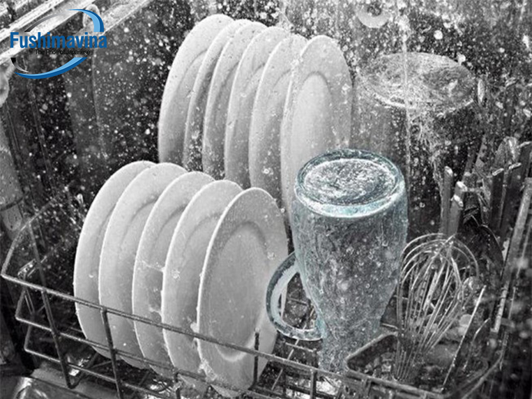 Tráng qua bằng nước nóng trước khi rửa