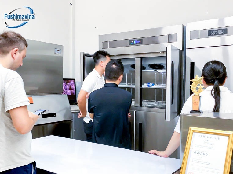 đội ngũ kỹ thuật fushimavina có nhiều kinh nghiệm sửa chữa máy rửa bát công nghiệp