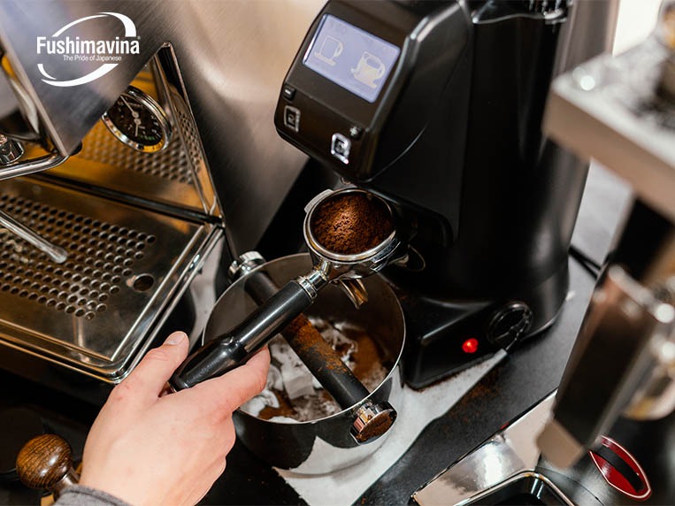 máy xay cafe tự động có thiết kế sang trọng