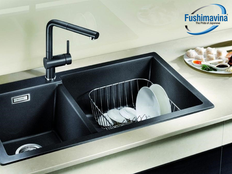 Vệ sinh giẻ, chậu, các dụng cụ rửa bát và bồn rửa