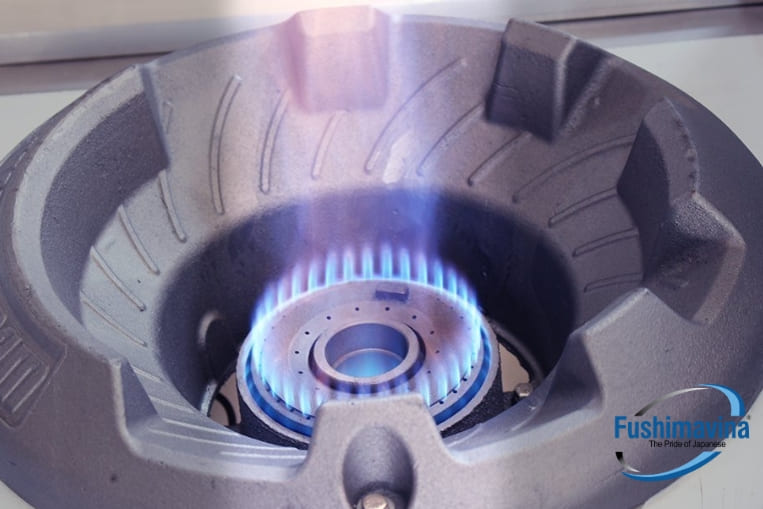 Bếp á 4 Họng Fushima | Uy Tín Số 1 | Bảo Hành 12 Tháng 6 ngọn lửa xanh đều và ổn định