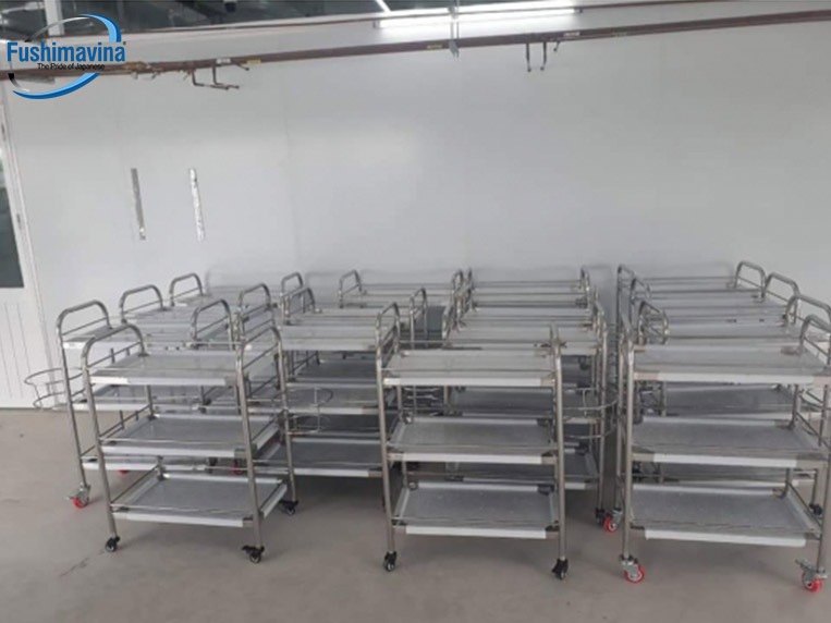 xe đẩy inox giúp tiết kiệm thời gian công sức lao động