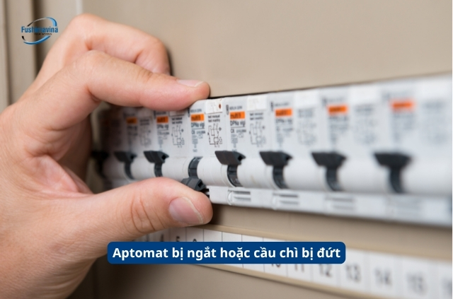 Aptomat bếp từ bị ngắt