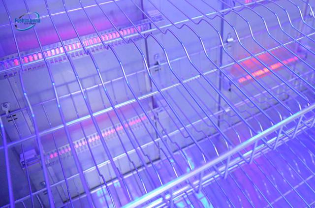 Bóng đèn tủ sấy bát không sáng và không tỏa nhiệt.