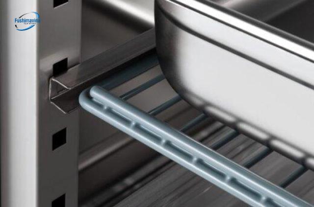 Chất liệu inox cao cấp đảm bảo độ bền cho tủ bàn đông