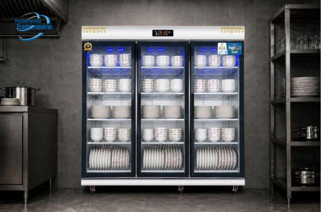 Tủ sấy bát công suất lớn 1800L.